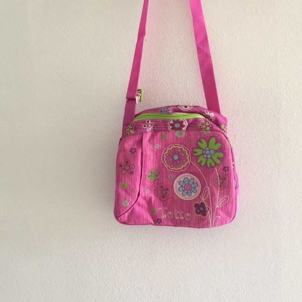 SALE🚨Totto flower toiletries LUNCH BAG insulated.